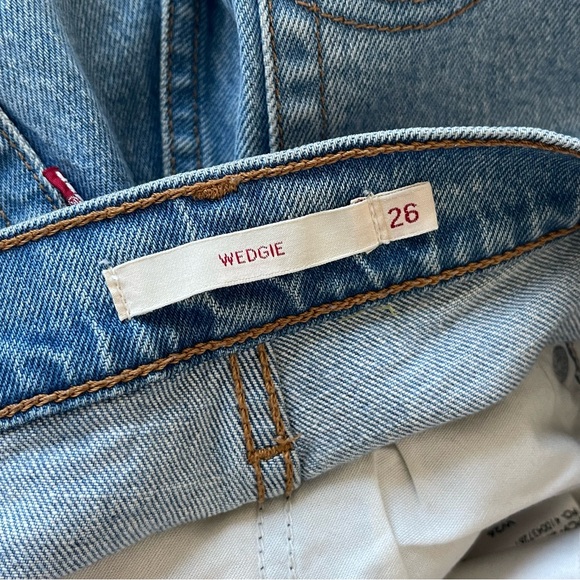 Levi’s Wedgie Icon Fit Blue Jeans, Ankle length, size 26 - Picture 6 of 10